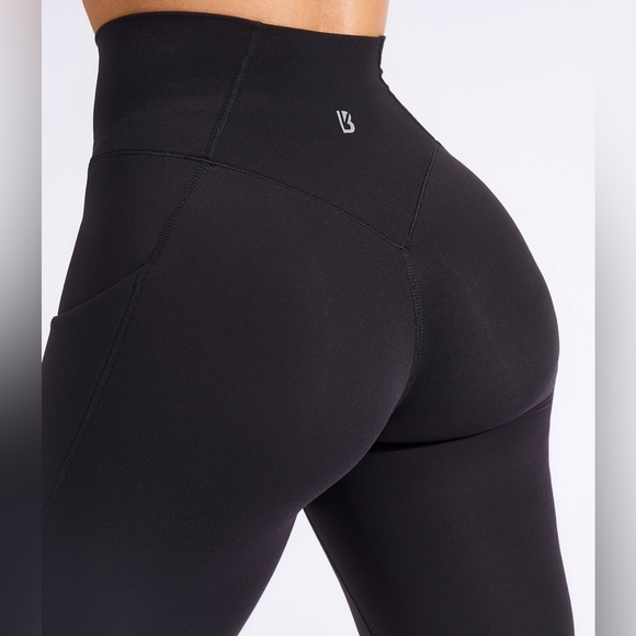 BuffBunny Contour Pocket Flare Legging black - Picture 5 of 11